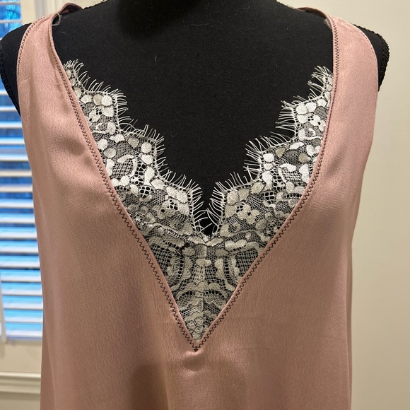 Mustard Seed Blush Razor Back Lace Camisole Top Never Worn Size M - Picture 3 of 6
